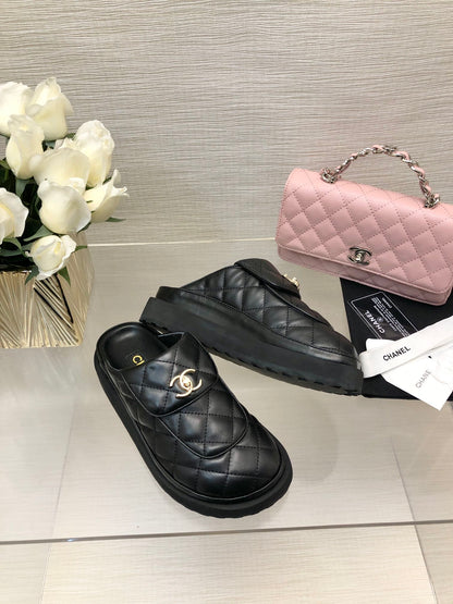 CC TURNLOCK FLAP MULES BLACK LAMBSKIN