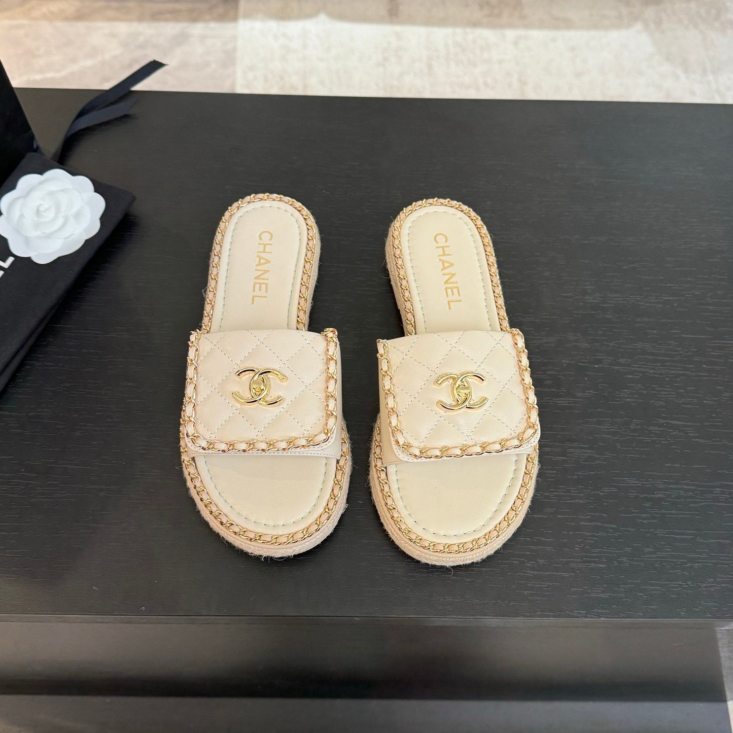 CC Logo Mule Sandal 20mm White Lambskin 183980