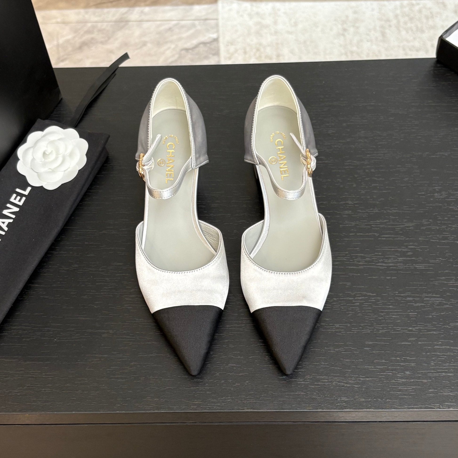 BLOCK HEEL SLINGBACKS IN SILVER MIX BLACK SILK FABRIC