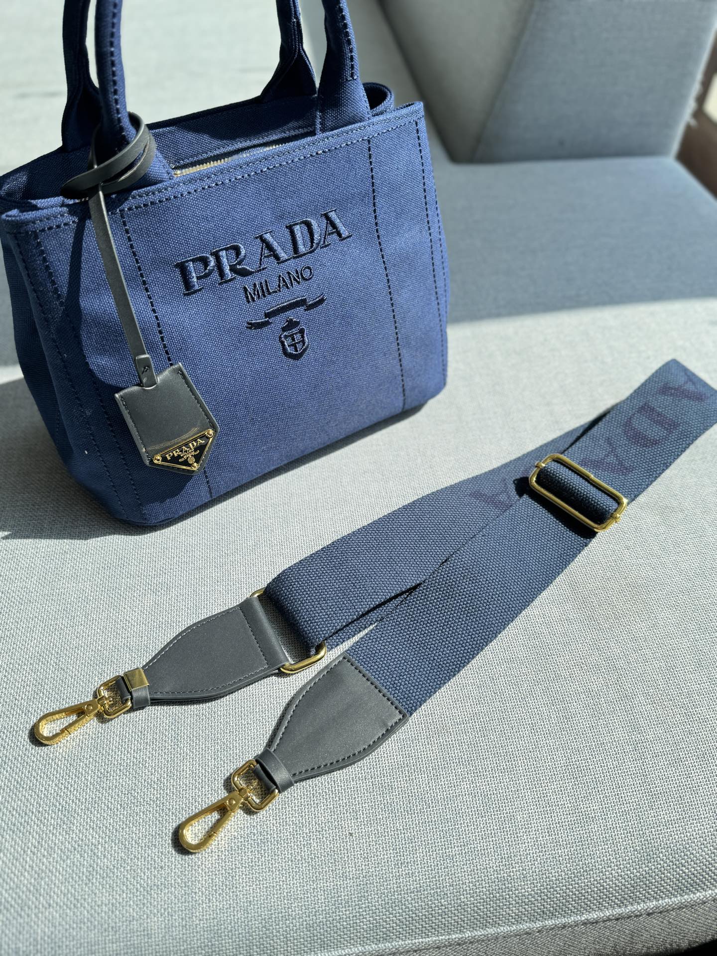 CANAPA TOTE BAG 26 IN WEDGEWOOD BLUE LINEN BLEND EMBROIDED LOGO