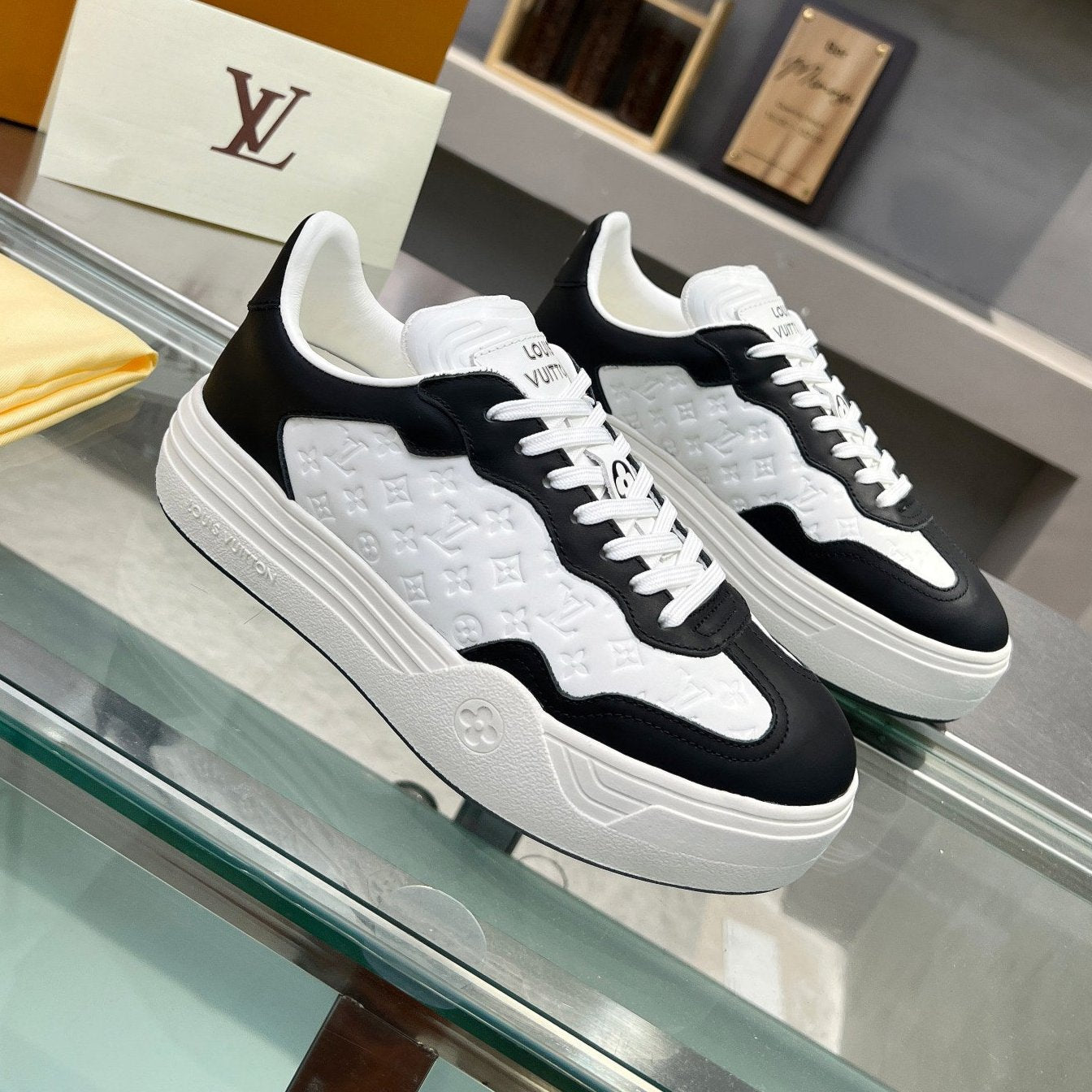 LV WOMEN GROOVY PLATFORM IN WHITE MIX BLACK EMBOSSED CALFSKIN