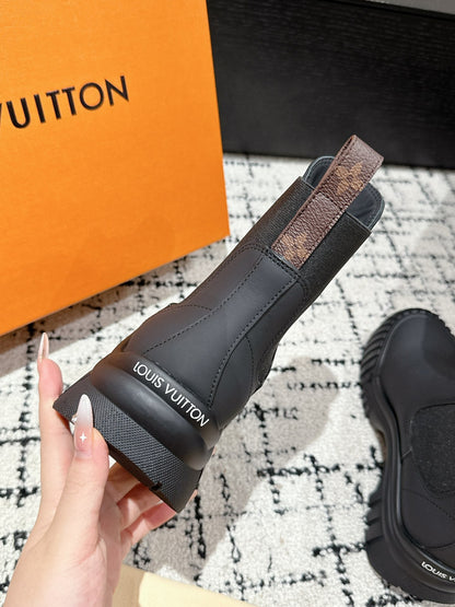 RUBY BOOTS IN BLACK CALFSKIN