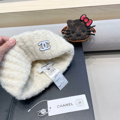 BEANIE HAT IN WHITE WOOL 413328
