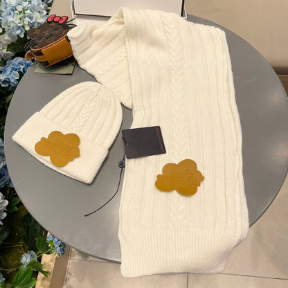 SET SCARF AND HAT IN BEIGE WOOL 419145