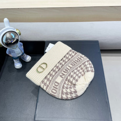 KNITTED BEANIE HAT IN BEIGE CASHMERE WOOL 422480