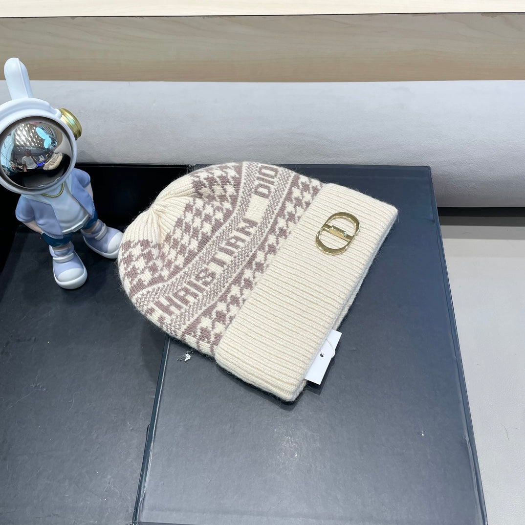 KNITTED BEANIE HAT IN BEIGE CASHMERE WOOL 422480