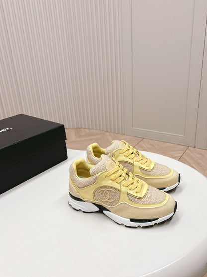 TRAINERS IN LIGHT YELLOW SUEDE AND CALFSKIN