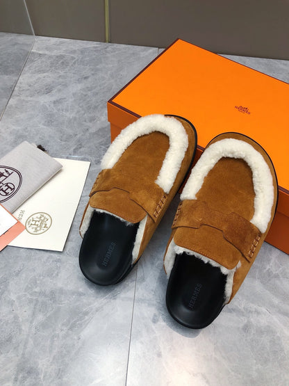 GO MULE IN BRONZE BROWN SUEDE ATTACH WHITE FLEECE