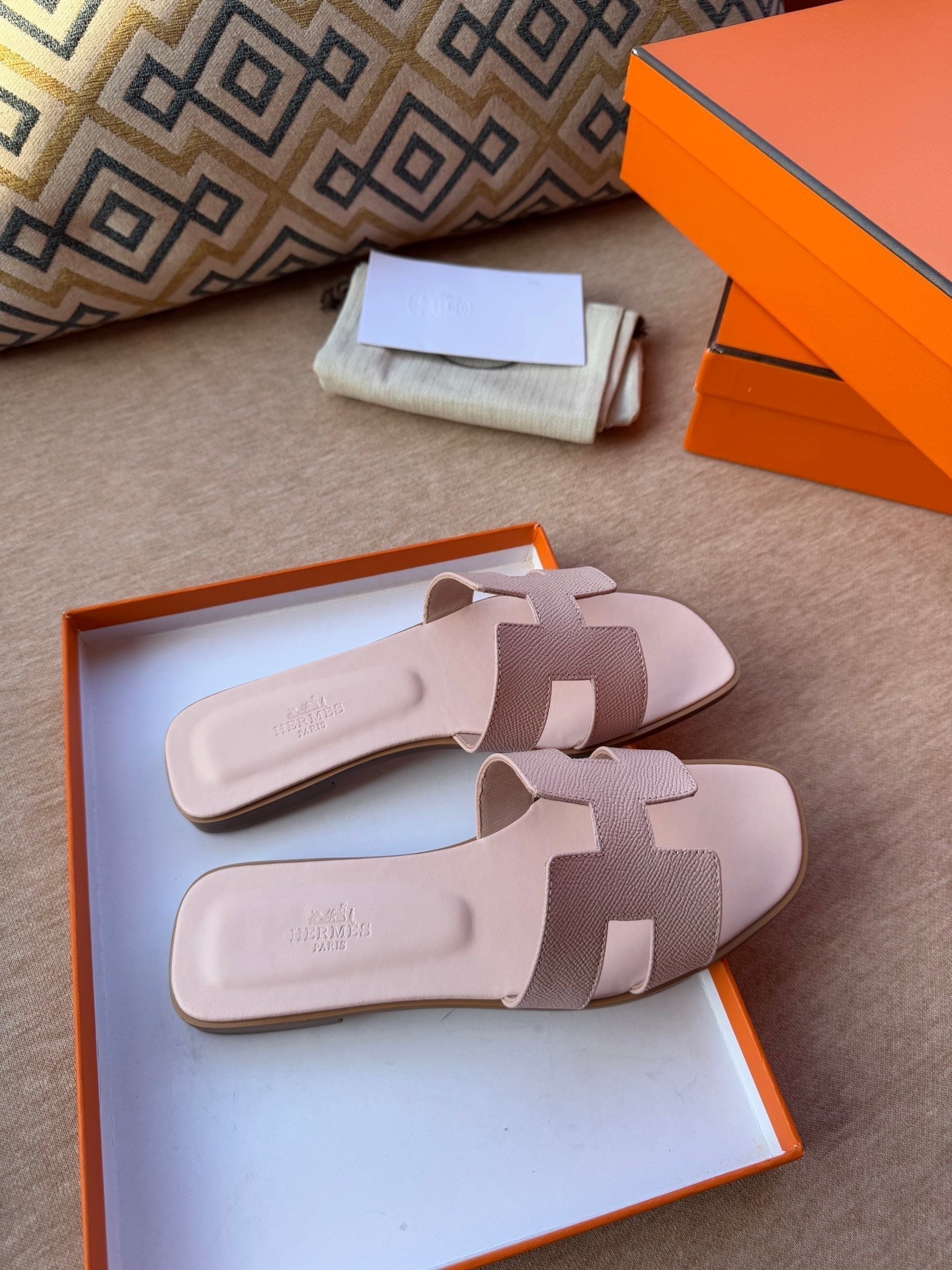 0RAN SANDALS IN PASTEL PINK CALFSKIN