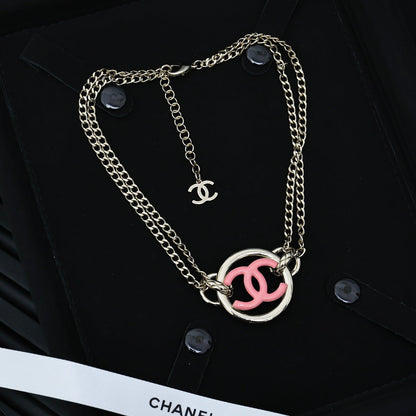 CHAIN CHOKER IN GOLD-PLATED METAL WITH ENAMEL COLORS AND ROUND LOGO PENDANT
