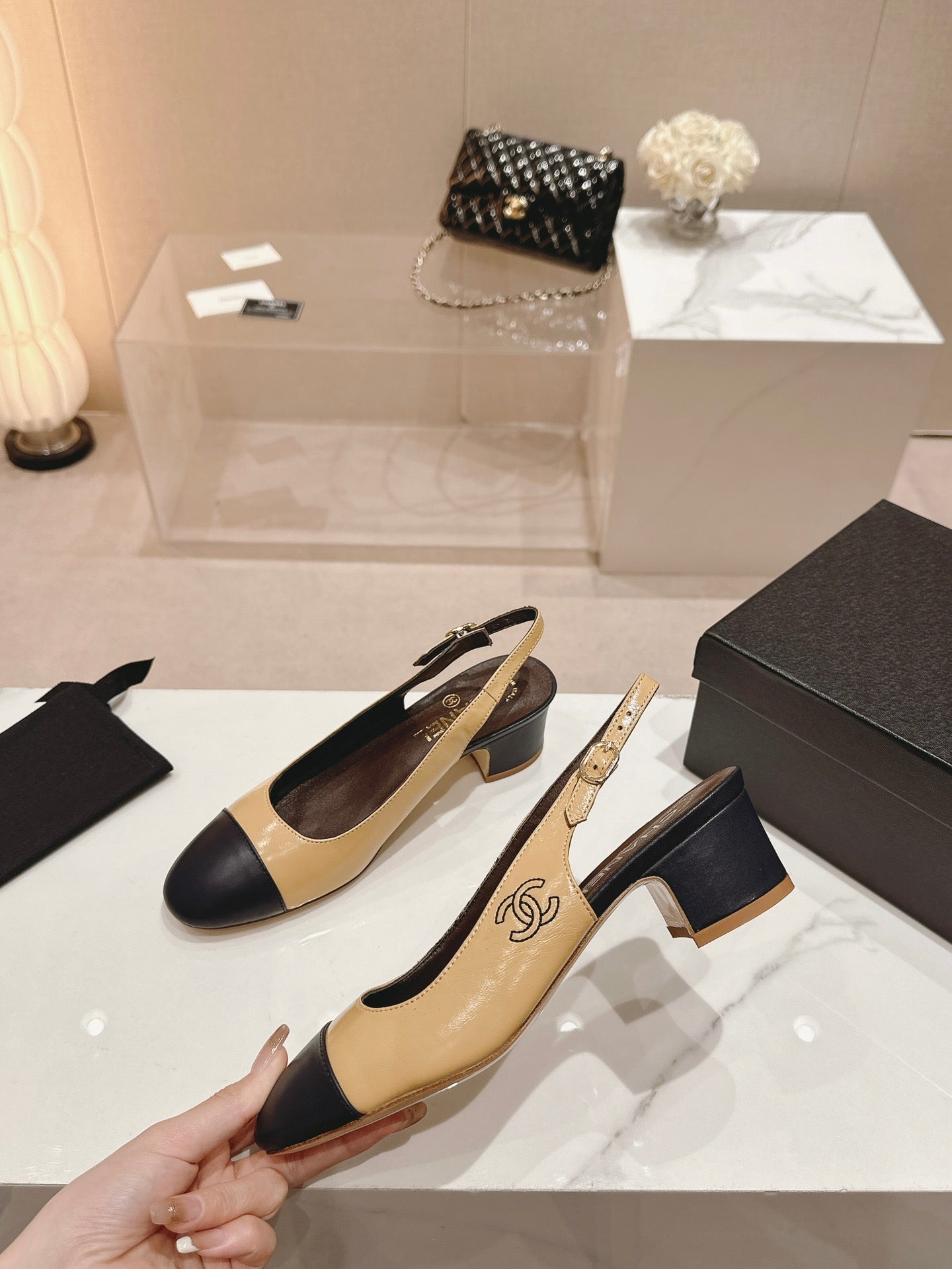 SLINGBACKS PEANUT BROWN MIX BLACK SHEEPSKIN