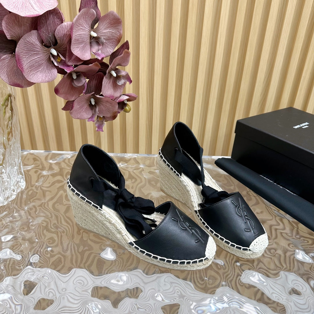 SL WEDGE SANDALS BLACK CALFSKIN AND STRAW