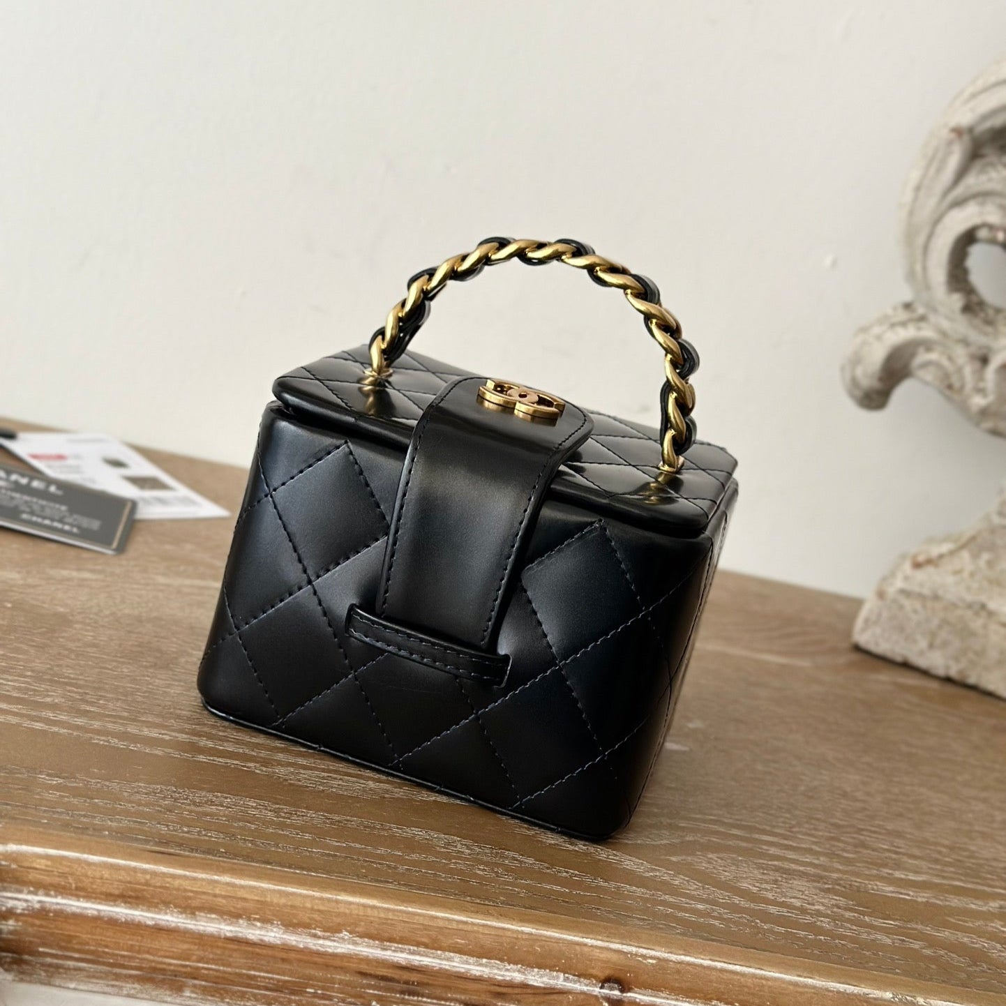 MINI VINTAGE COSMETIC BAG 11 IN BLACK SHINY CALFSKIN GOLD HARDWARE