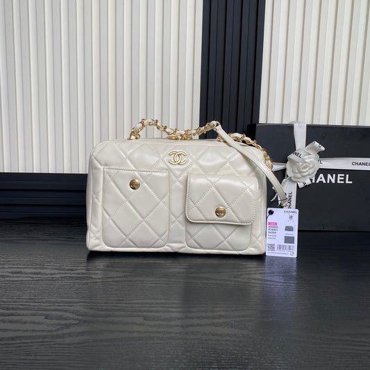 BOWLING BAG 29 IN OFF-WHITE CALFSKIN GOLD HARDWARE