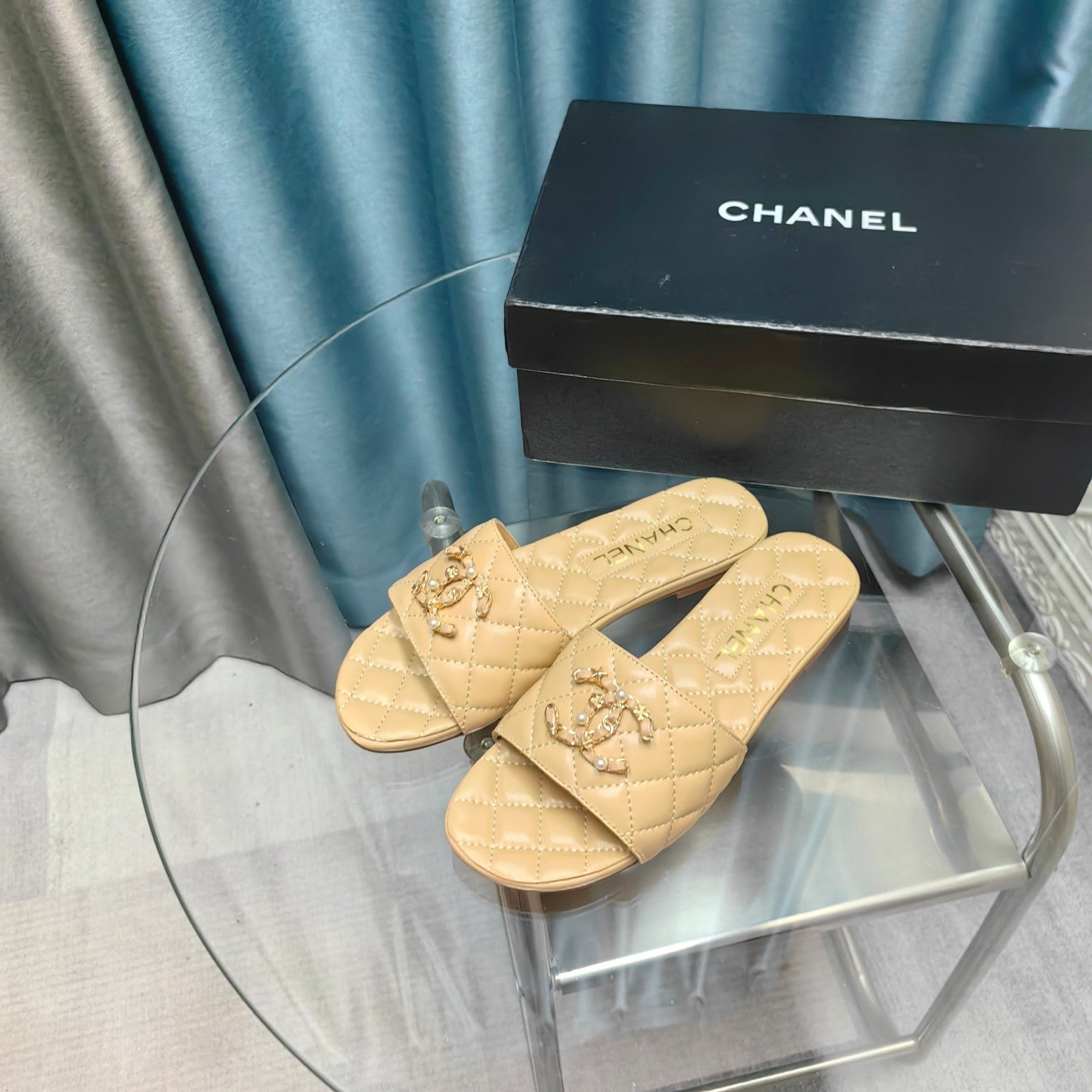 QUILTED SLIPPERS BEIGE CREAM SHEEPSKIN
