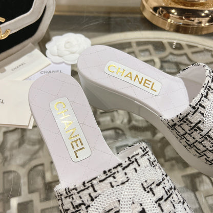 WEDGE PLATFORM IN BLACK MIX WHITE FABRIC WITH LOGO