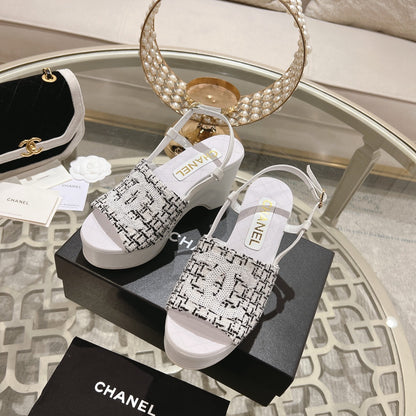 WEDGE SANDALS IN BLACK MIX WHITE FABRIC WITH LOGO