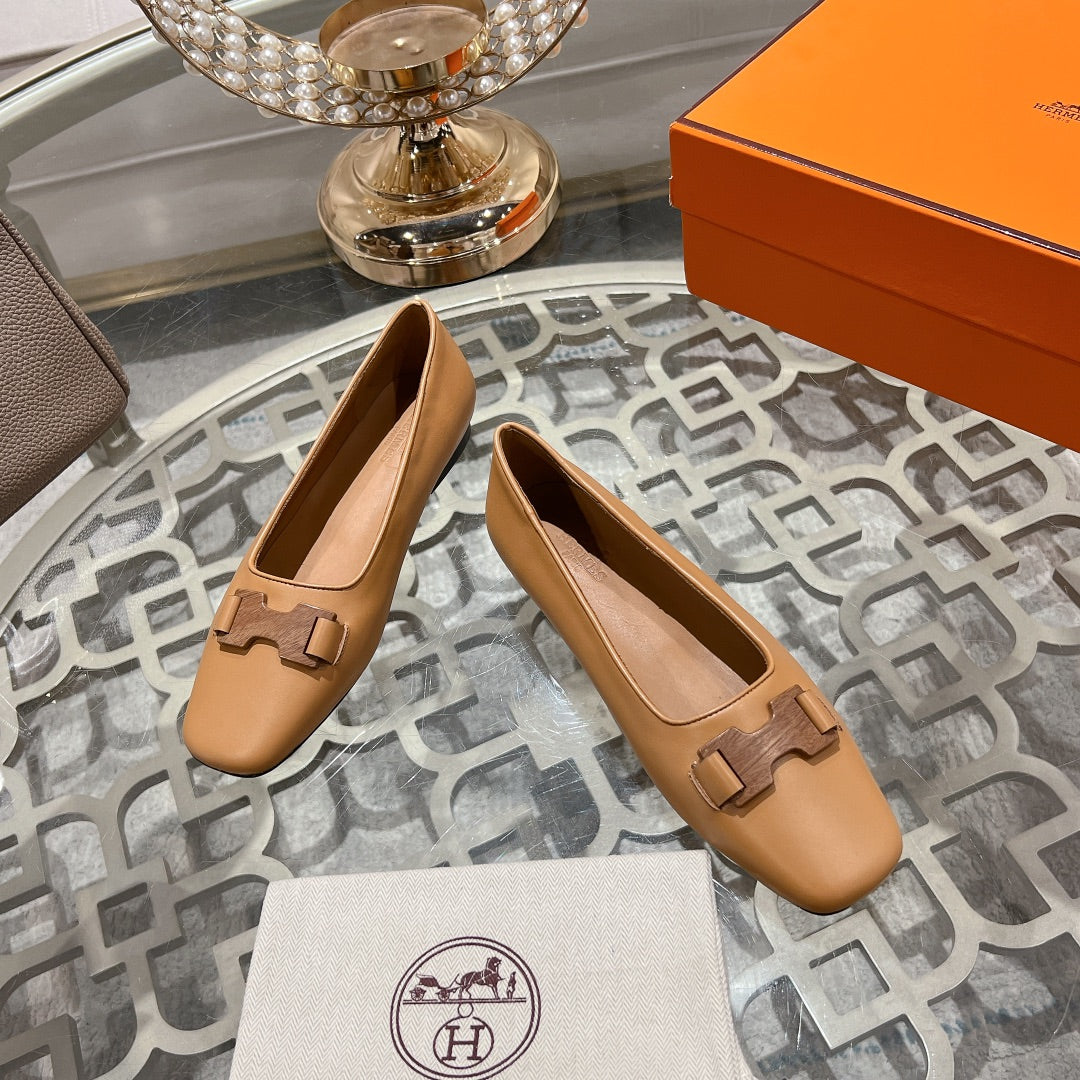 H - BUCKLE BALLET LIGHT BROWN CALFSKIN