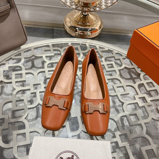 H - BUCKLE BALLET CARAMEL CALFSKIN