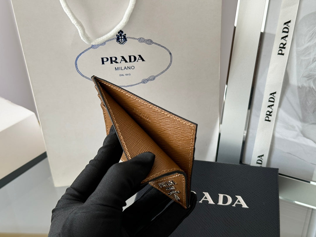 CARD HOLDER 10 IN COFFEE BROWN SAFFIANO LEATHER