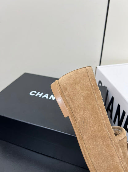 LOAFER IN SEPIA TAN SUEDE AND SOLF FLEECE LINING