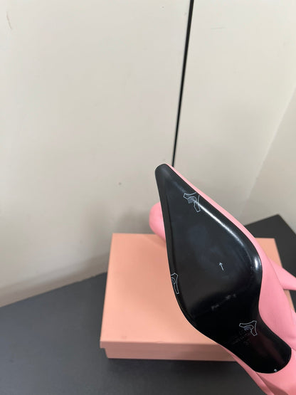 POINTED-TOE MID HEEL PUMPS IN PINK SMOOTH LAMBSKIN