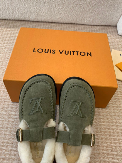 COLORADO COMFORT MARY JANE IN ARMY GREEN SUEDE AND SHEARLING LINING