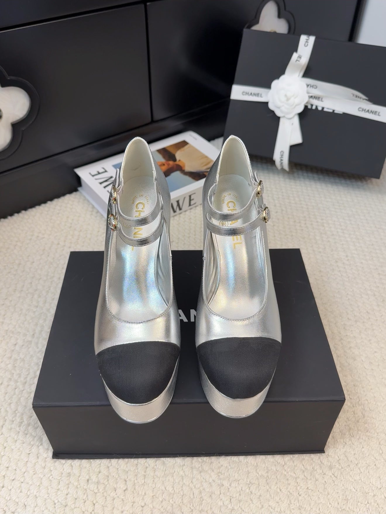 FLATFORM SANDAL IN SILVER CALFSKIN AND BLACK FABRIC