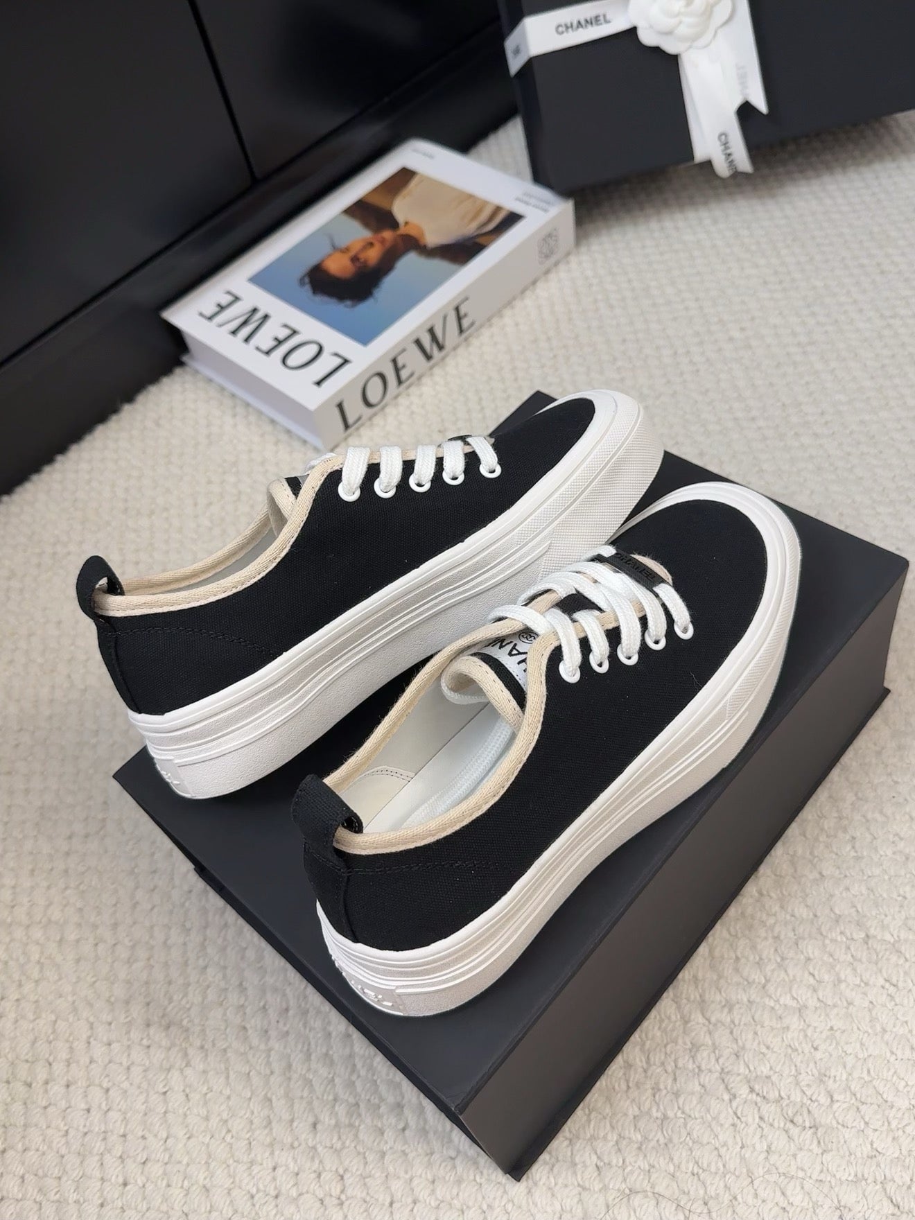 TRAINERS SHOES IN BLACK FABRIC