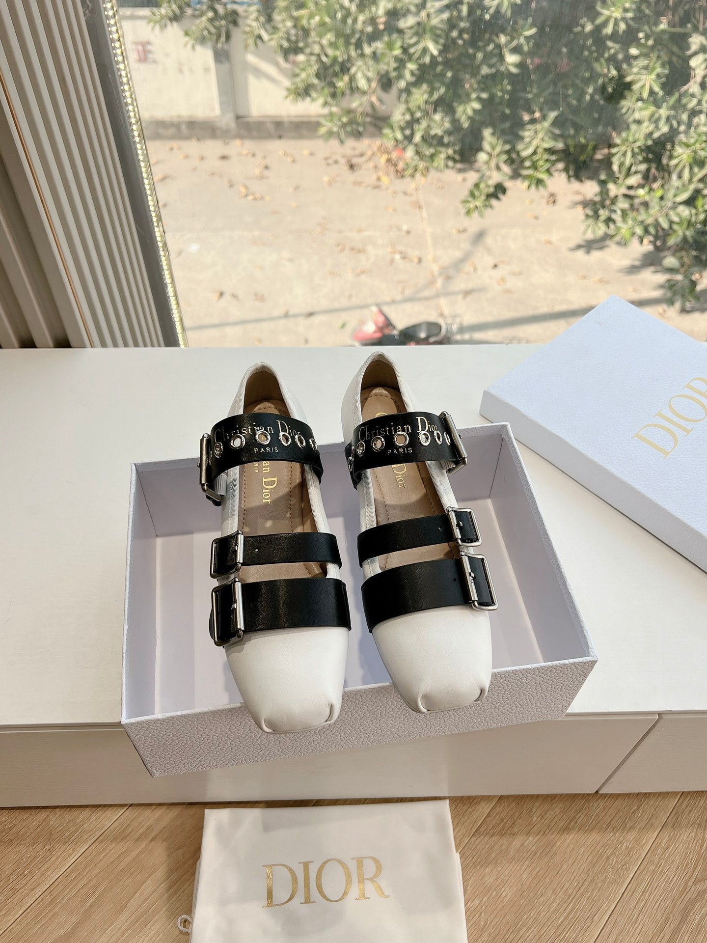 PUNK BALLET FLAT IN WHITE MIX BLACK SUPPLE CALFSKIN