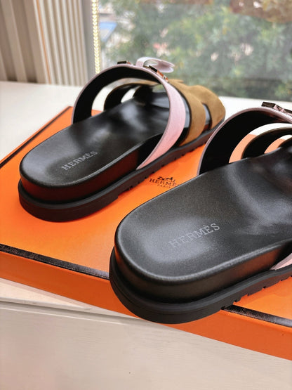 CHYPRE SANDAL IN LIGHT PINK MIX CHOCOLATE BROWN SUEDE