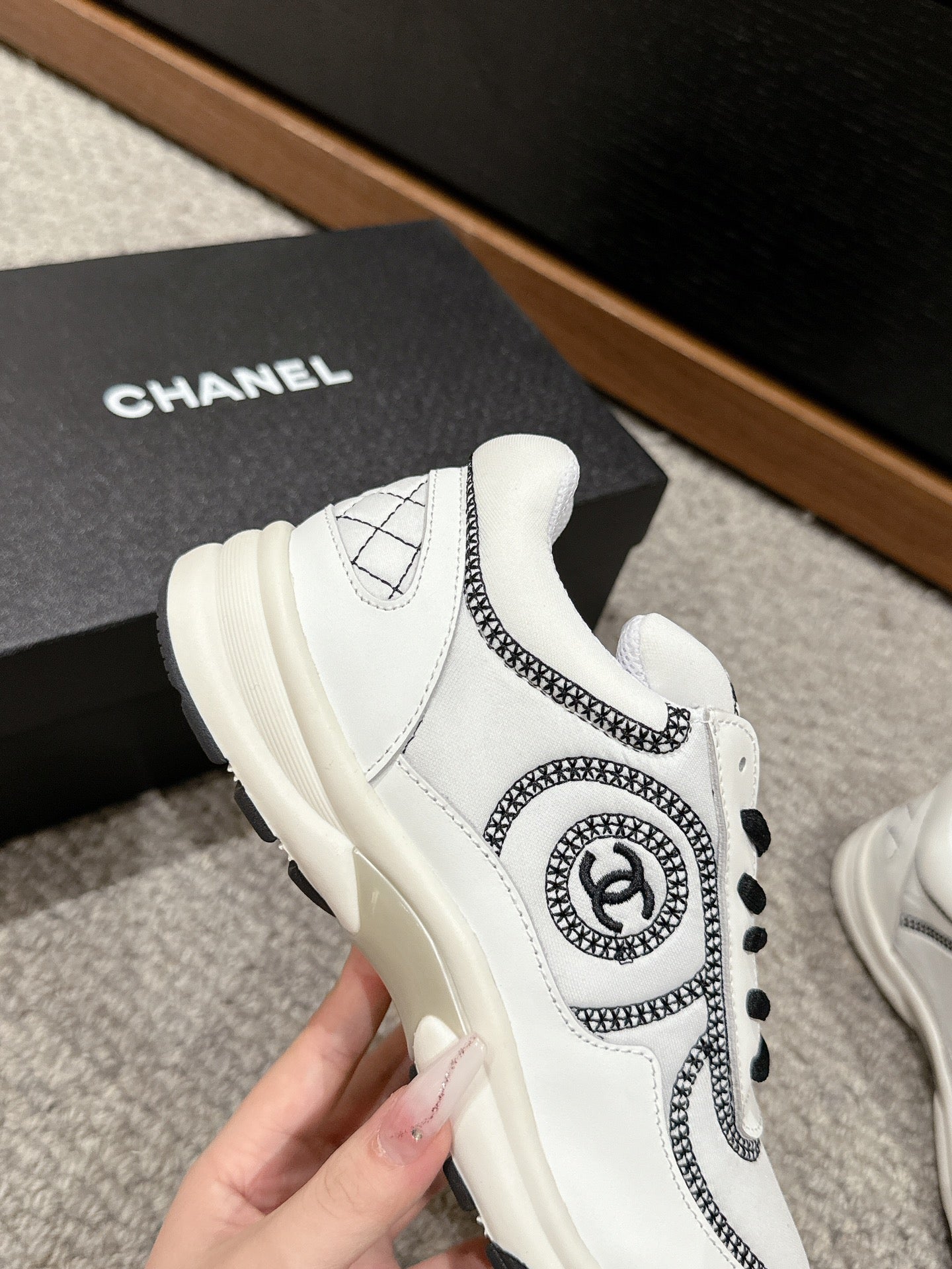 CLASSIC TRAINER IN WHITE MIX BLACK FABRIC