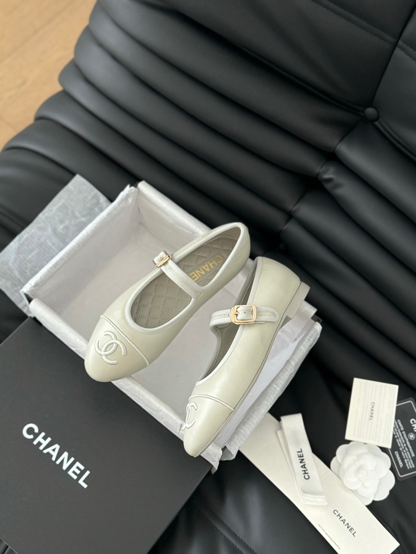 MARY JANE SHOES IN GREY LAMBSKIN