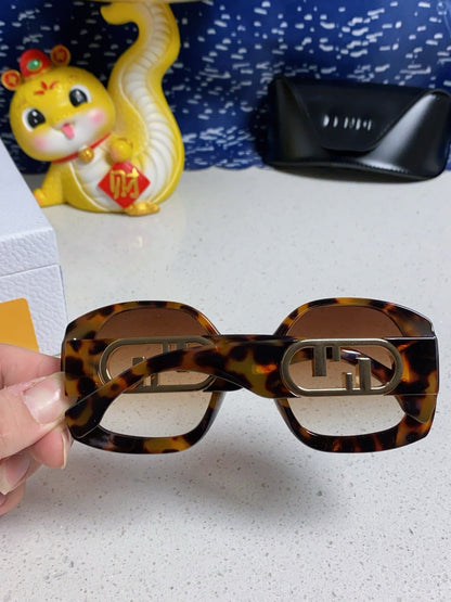 OVERSIZES FF DIAMONDS SQUARE SUNGLASSES 563315 IN ACETATE