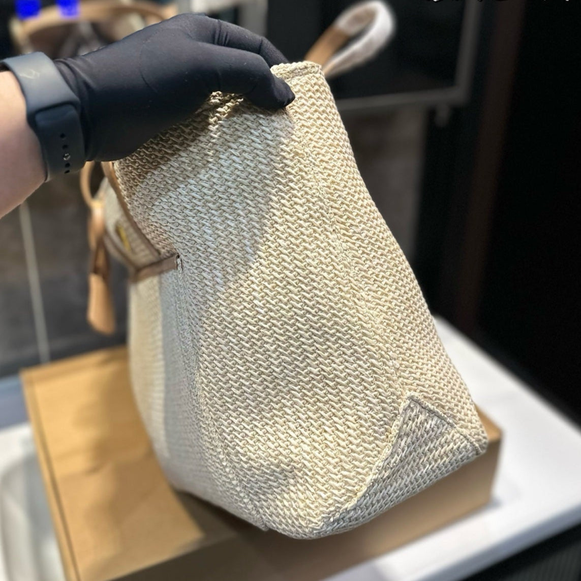 CROCHET TOTE BAG 38 IN BEIGE WOVEN RAFFIA CALFSKIN STRAP