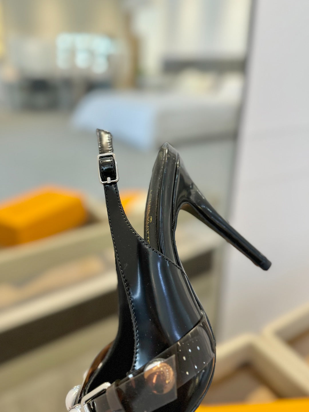 HIGH HEELS 95 MM IN BLACK PATENT CALFSKIN WITH CRYSTALS