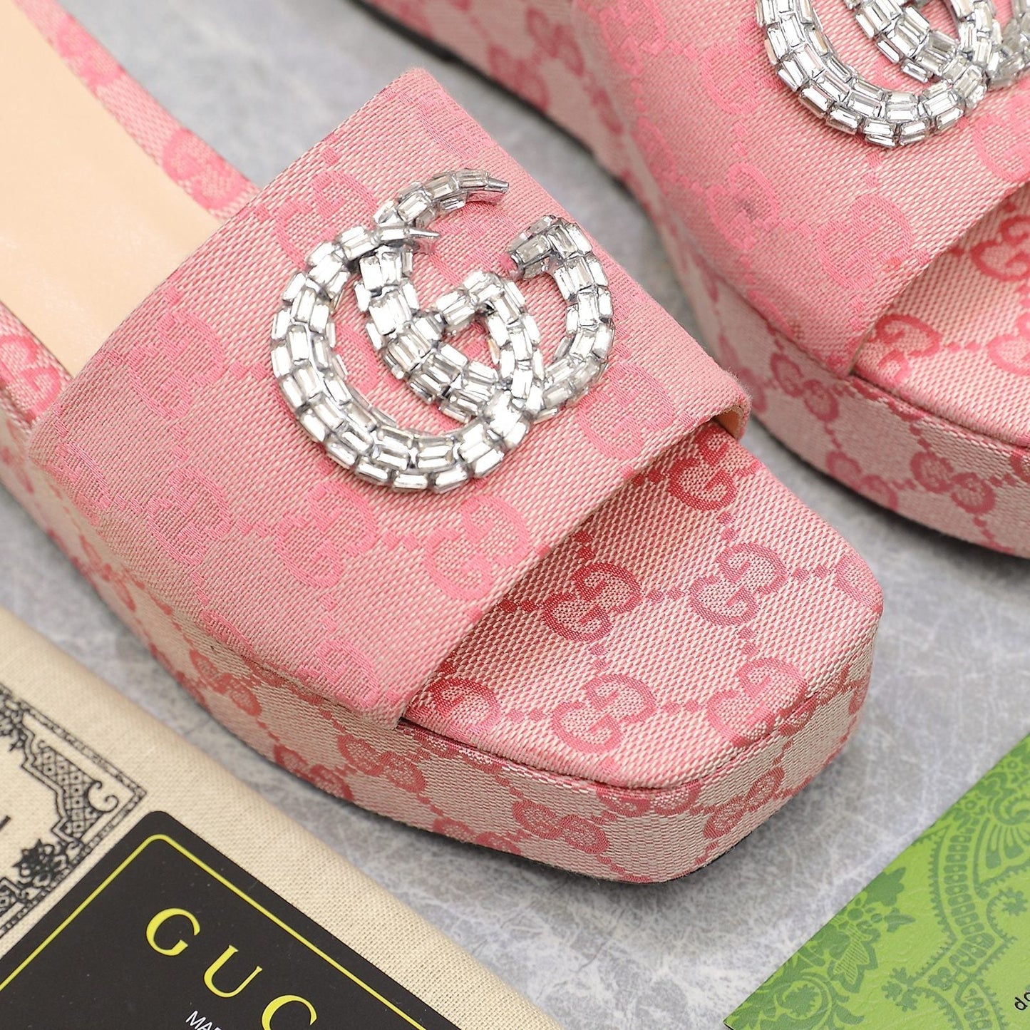 HIGH WEDGE PLATFORM WITH DOUBLE G IN LIGHT PINK CANVAS
