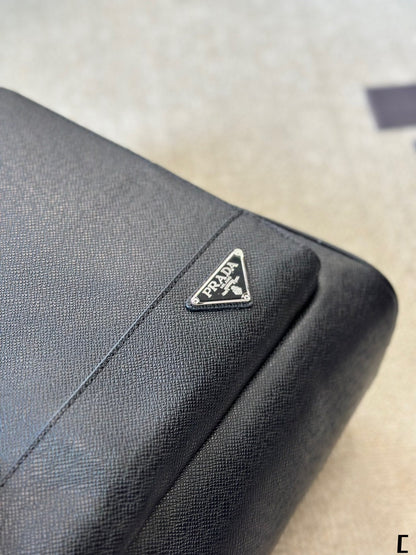 FRONT ZIP POCKET BACKPACK 38 IN BLACK GRAINED CALFSKIN