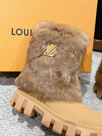 ANKLE BOOTS IN PEANUT BROWN CALFSKIN WITH MINK FUR