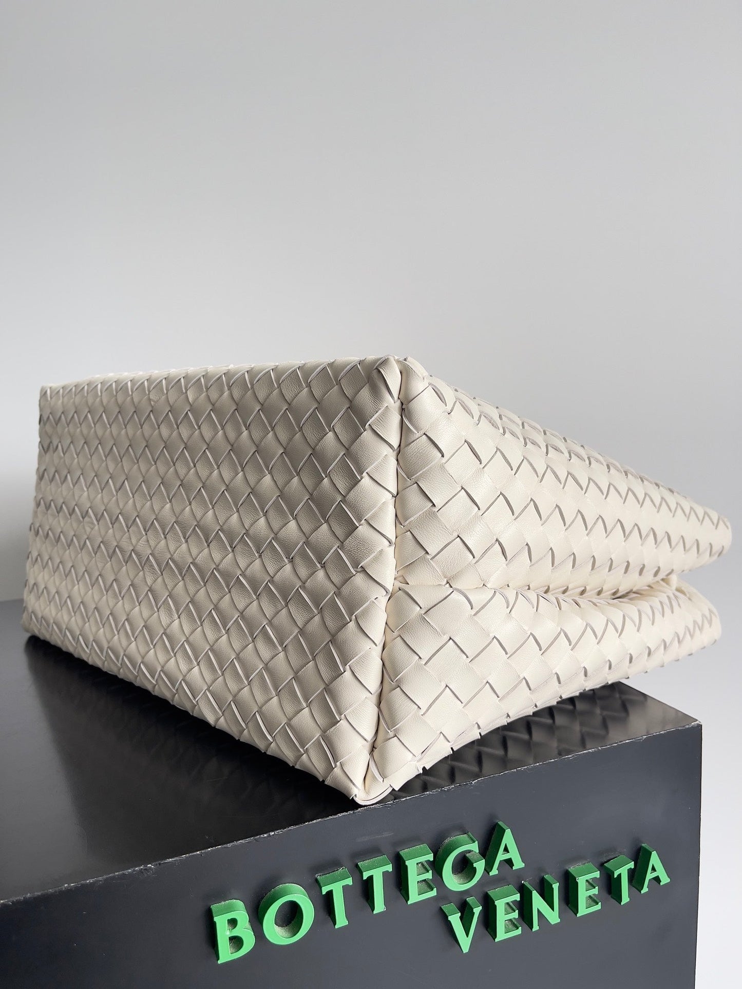 LARGE HANDLE BAG ANDIAMO 45 IN OFF WHITE LAMBSKIN