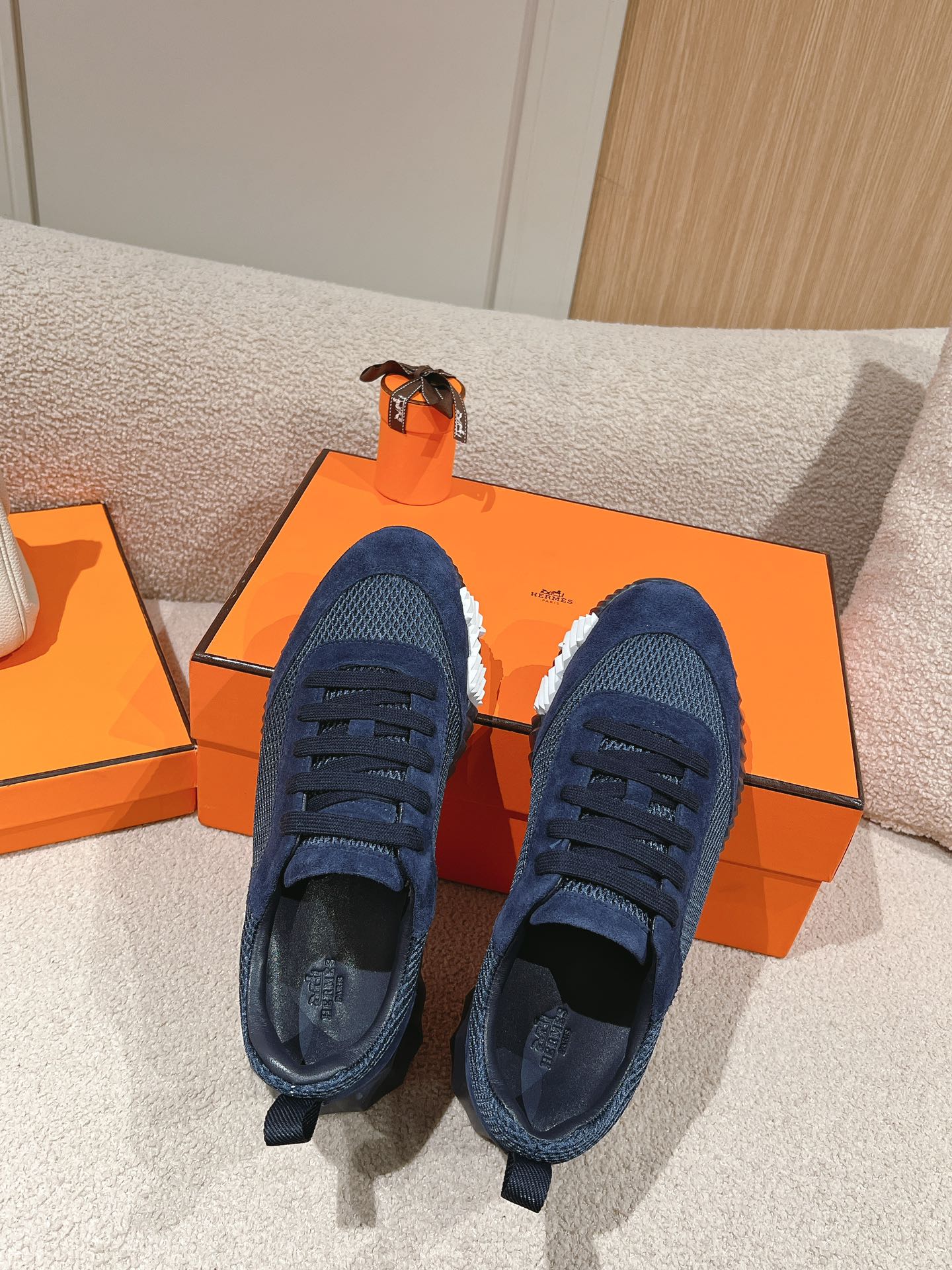 MAINLAND SNEAKER IN CLASSIC BLUE SUEDE AND BREATHABLE MESH FABRIC