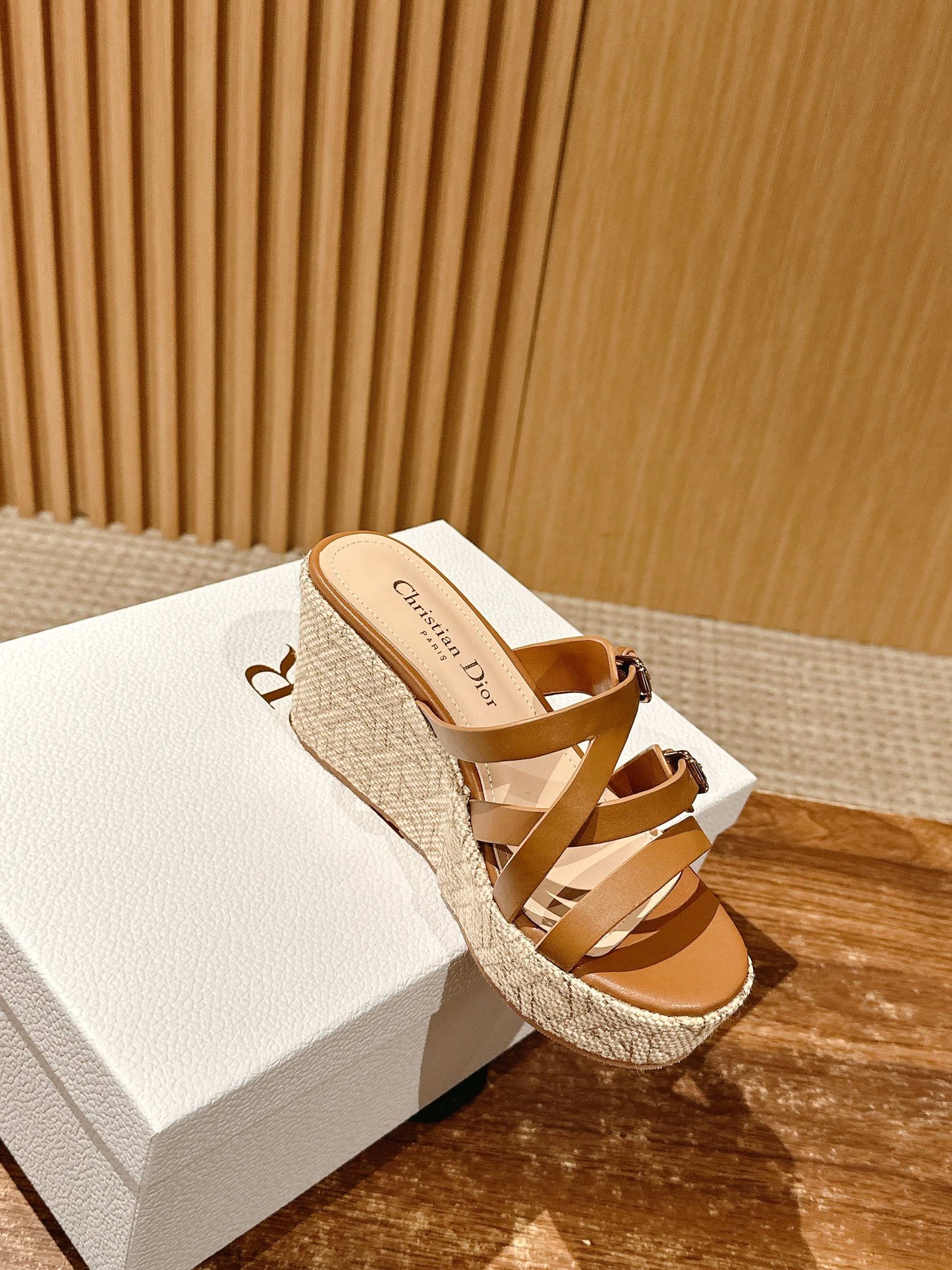 ATTITUDE WEDGE SLIDE 90MM IN BROWN ADJUSTABLE STRAPS CALFSKIN CANVAS SOLE