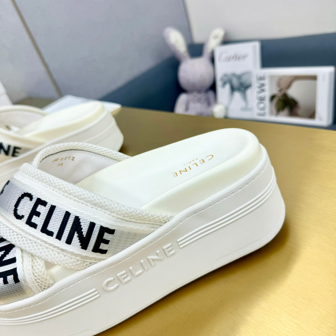 BLOCK SLIDE CROSS-STRAP IN WHITE MESH NYLON AND TEXT WITH JACQUARD