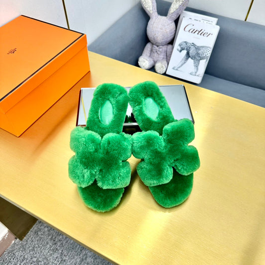 ORAN SHEARLING SANDALS LAWN GREEN