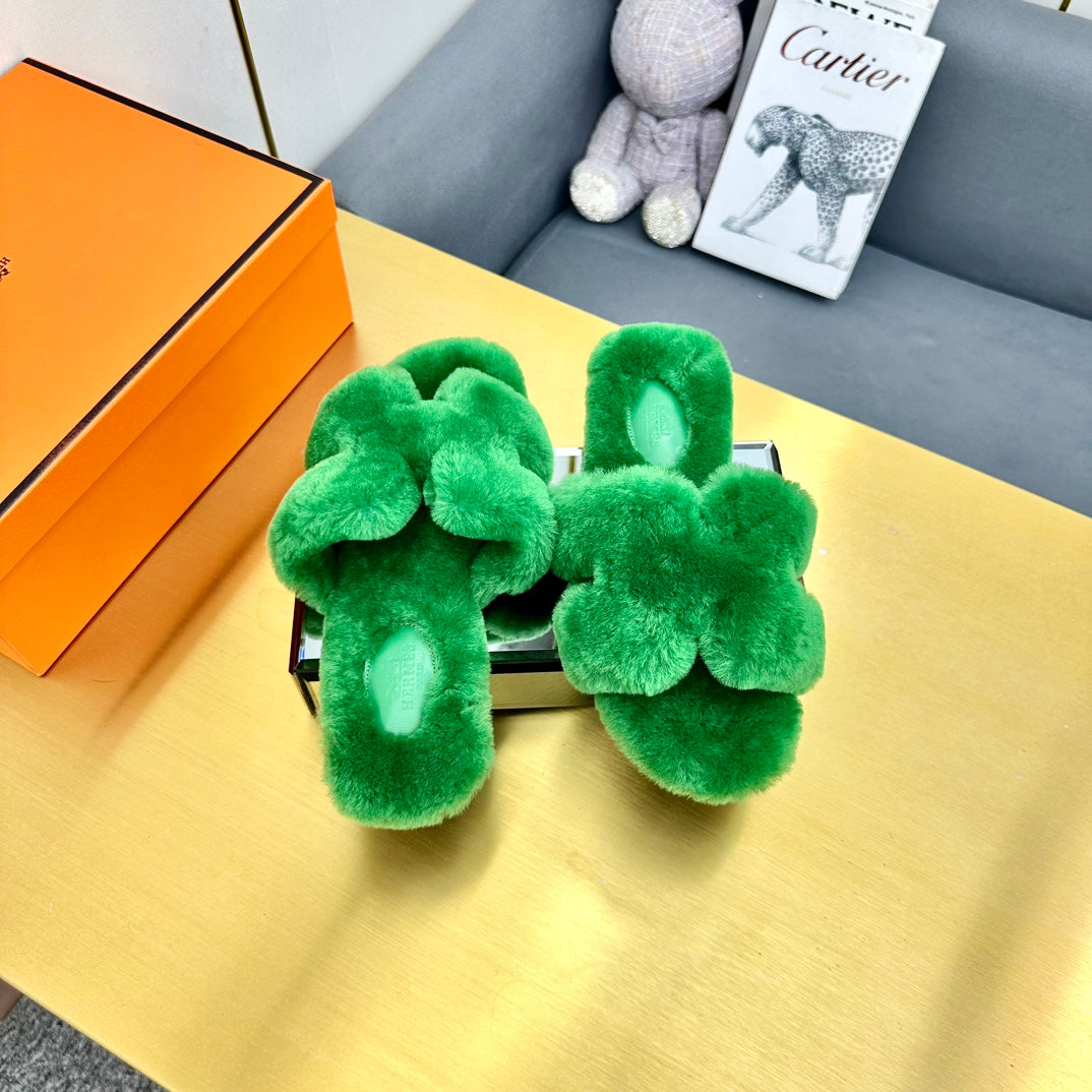 ORAN SHEARLING SANDALS LAWN GREEN