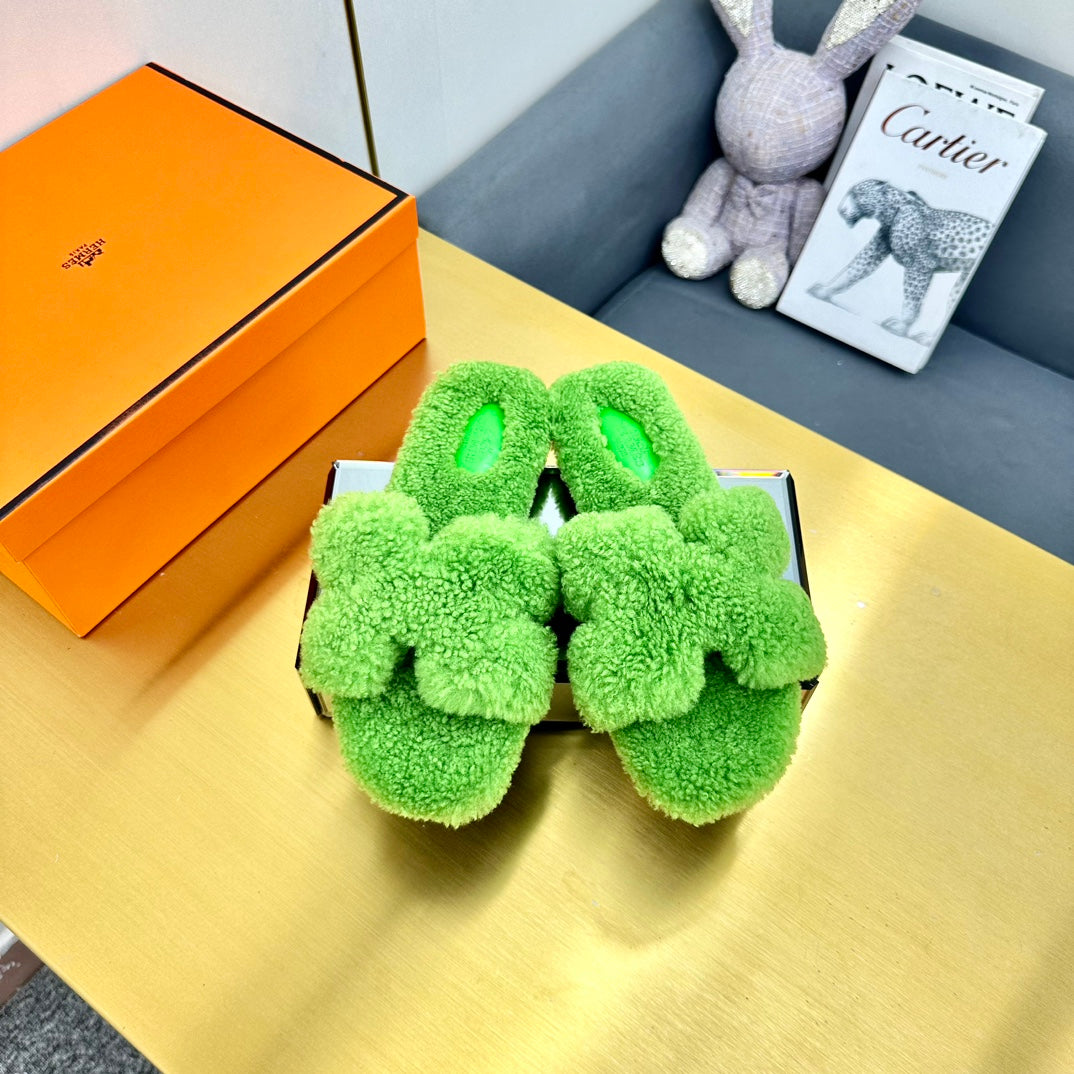 ORAN SHEARLING SANDALS CHARTREUSE GREEN