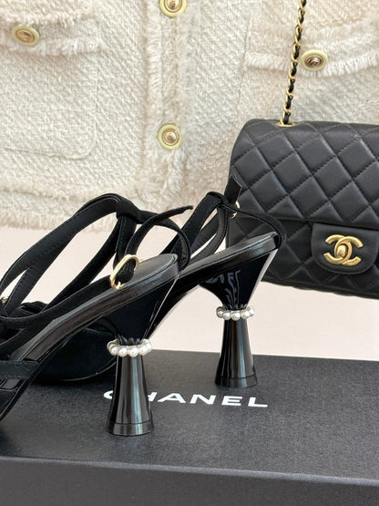 CHAIN BOW HIGH HEEL 8 CM SLINGBACKS IN BLACK SUEDE