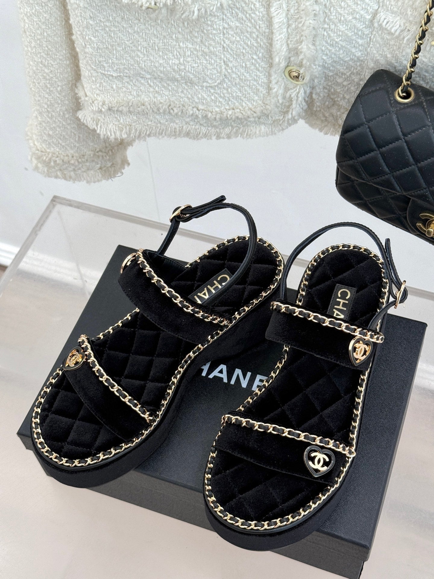 THICK-SOLED CHAIN HEART SANDAL IN BLACK VELVET