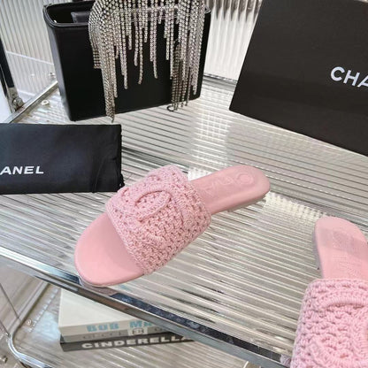 SLIPPERS LIGHT PINK SHEEPSKIN