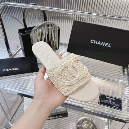 SLIPPERS WHITE SHEEPSKIN
